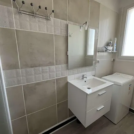 T2 à 50m De La Plage, Confort, Proche Commerces Et Animations ! - Fr-1-324a-1 Apartamento